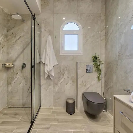 Diogia Luxury Apartment- Comfort & Elegance, By Zantewize Apartment *