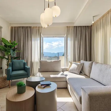 Apartment Diogia Luxury Apartment- Comfort & Elegance, By Zantewize *